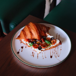 Burrata Verde Croissant